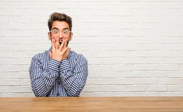 Young Caucasian Man Sitting Surprised Shocked Looking Wide Eyes Excited — Stock Photo, Image