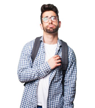 Beyaz arka plan üzerinde izole üzgün duran adam