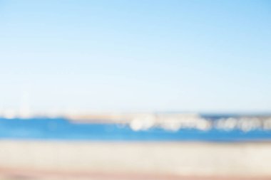 Soyut plaj yaz aylarında arka plan bulanık