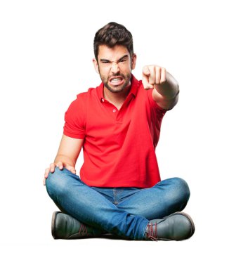 işaretçi açık beyaz arka plan üzerinde izole oturan adam