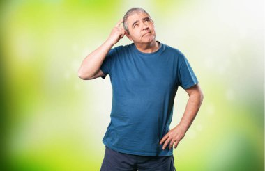 Olgun adam mutlu düşünüyorum