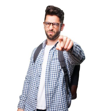 öfkeli öğrenci adam işaret açık beyaz arka plan üzerinde izole