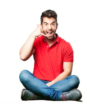 dostum telefon jest yapıyor oturan beyaz arka plan üzerinde izole