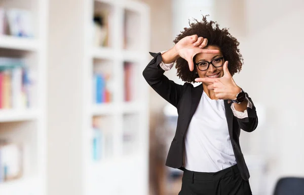 Business Black Woman Doing Frame Gesture — Stock Photo, Image