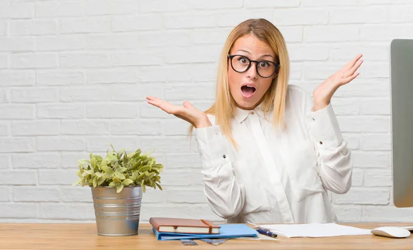 Portrait Young Student Sitting Her Desk Doing Tasks Crazy Desperate — Stock Photo, Image