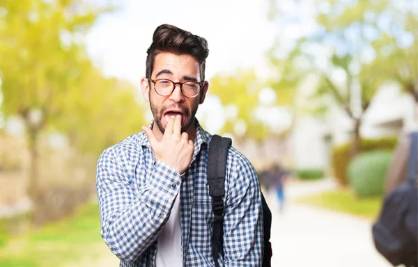 嘔吐ジェスチャーを行う学生男 — ストック写真