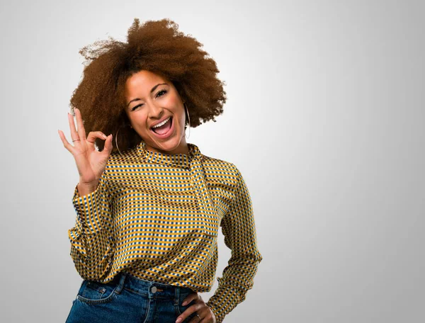 Afro Vrouw Doen — Stockfoto