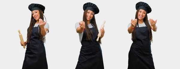 Instellen Van Jonge Zwarte Vrouwelijke Bakker Zwart Uniform Uit Nodigen — Stockfoto