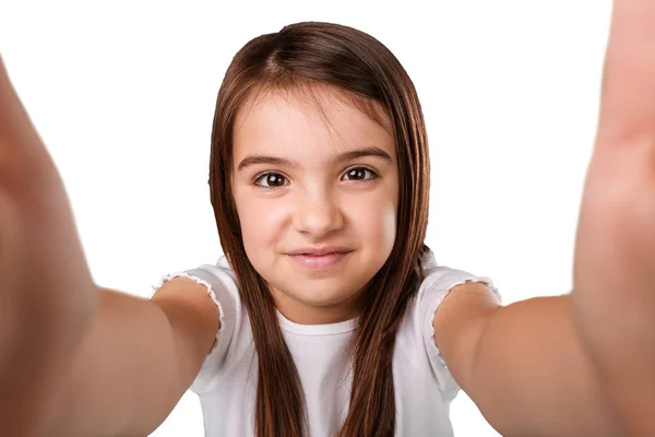 Corpo Pieno Bambina Sorridente Felice Prendendo Selfie Tenendo Fotocamera Eccitato — Foto Stock