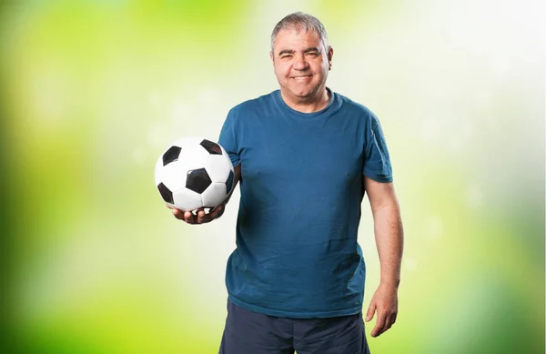 Volwassen Man Met Voetbal — Stockfoto