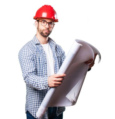 Beyaz arka plan üzerinde izole endişeli mimar adam