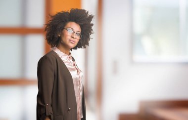 duran, siyah kadın seçici odak