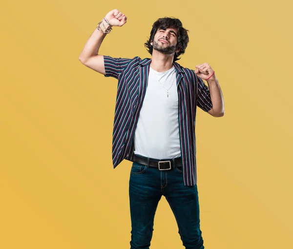 Joven Hombre Guapo Escuchando Música Bailando Divirtiéndose Moviéndose Gritando Expresando — Foto de Stock