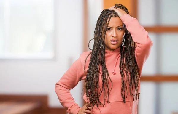 Portrait Young Black Woman Wearing Braids Worried Overwhelmed Forgetful Realize — Stock Photo, Image