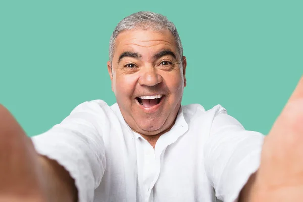 Middle Aged Man Smiling Happy Taking Selfie Green Background — Stock Photo, Image