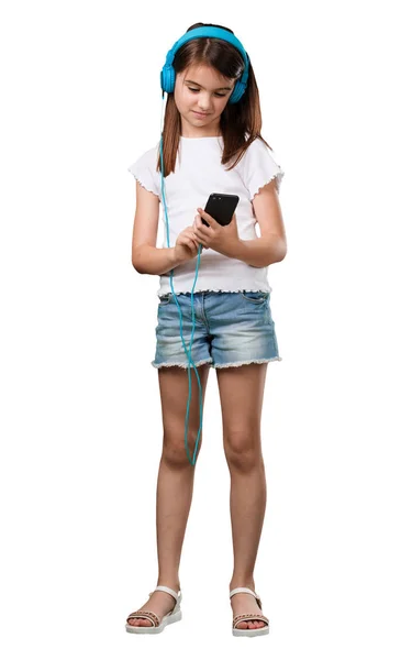 Menina Corpo Inteiro Relaxada Concentrada Ouvindo Música Com Seu Celular — Fotografia de Stock