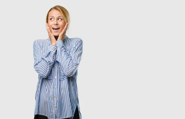 Portrait Young Pretty Blonde Woman Surprised Shocked — Stock Photo, Image