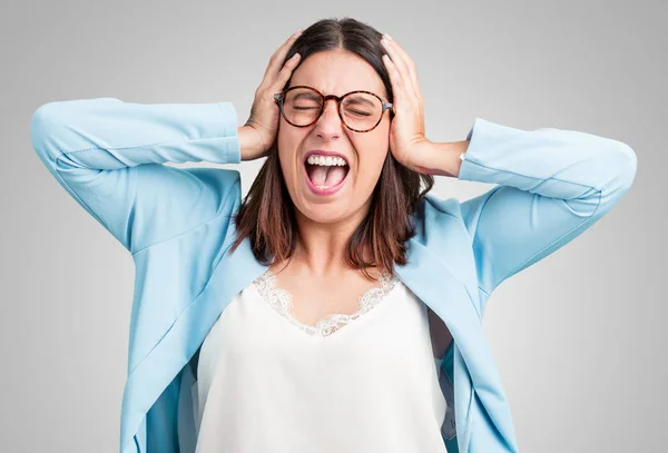 Midden Leeftijd Vrouw Gek Wanhopig Schreeuwen Onbeheerst Grappige Lunatic Uiting — Stockfoto