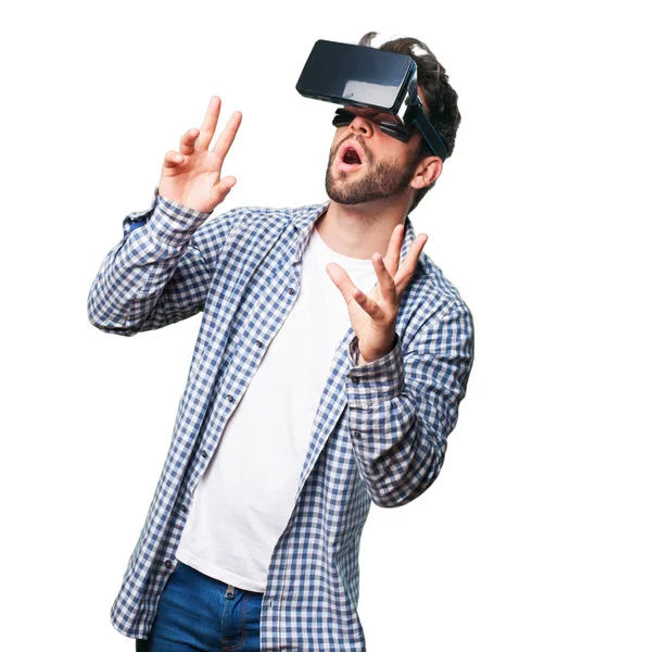 Jovem Vestindo Óculos Realidade Virtual Isolado Fundo Branco — Fotografia de Stock