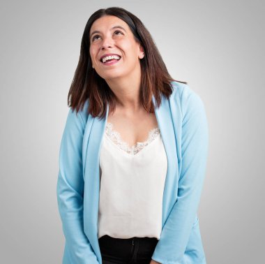 Ararken, bir şey eğlenceli düşünme ve bir fikir, hayal gücü, mutlu ve heyecanlı kavramı olan kadın orta yaşlı