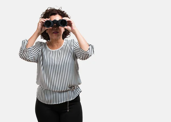 Middle Aged Woman Surprised Amazed Looking Binoculars Distance Something Interesting — Stock Photo, Image