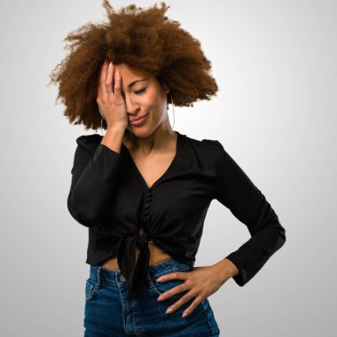 Afro kadın hakkında bir şey fark