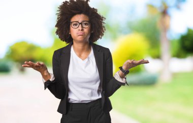 iş siyah kadın şüphe, seçici odak