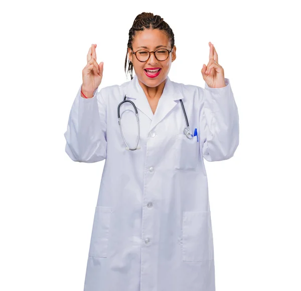 Portrait Young Black Doctor Woman Crossing His Fingers Wishes Lucky — Stock Photo, Image