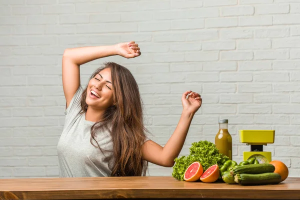 Portrait Healthy Young Latin Woman Listening Music Dancing Having Fun — Stock Photo, Image