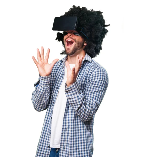 Afro Homem Vestindo Óculos Realidade Virtual Isolado Fundo Branco — Fotografia de Stock