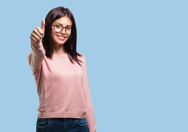 Young Pretty Woman Cheerful Excited Smiling Raising Her Thumb Concept — Stock Photo, Image