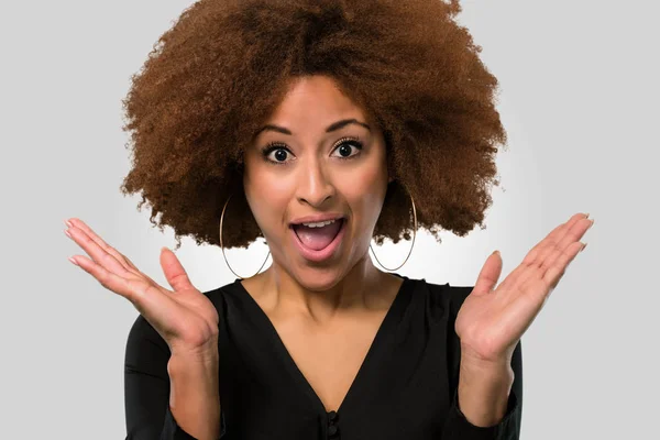 Afro Frau Überrascht Gesicht Nahaufnahme — Stockfoto