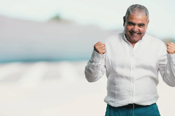 Hombre Mediana Edad Muy Feliz Emocionado Levantando Brazos Celebrando Una — Foto de Stock