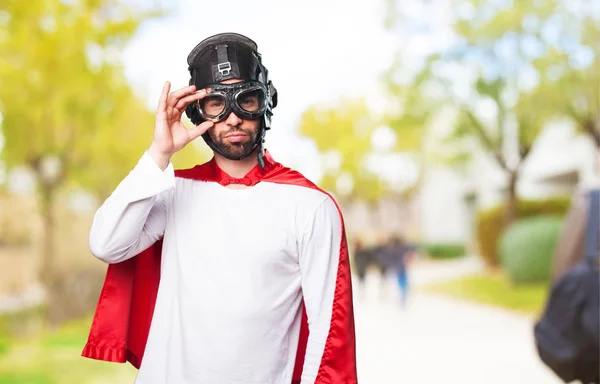 Super Héroe Sosteniendo Sus Gafas — Foto de Stock
