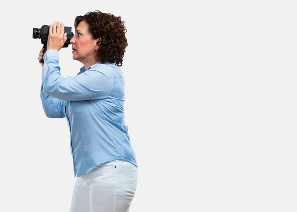 Middle Aged Woman Excited Entertained Looking Film Camera Looking Interesting — Stock Photo, Image