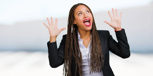 Portrait Young Black Business Woman Screaming Happy Surprised Offer Promotion — Stock Photo, Image