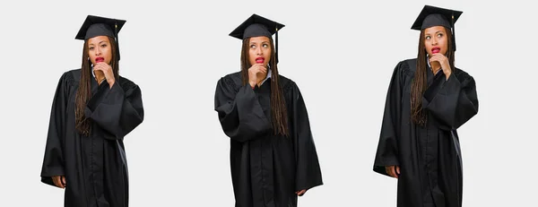 Σύνολο Αποφοίτησε Νεαρή Μαύρη Γυναίκα Αμφιβολία Και Σύγχυση — Φωτογραφία Αρχείου