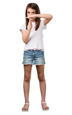 Küçük kız yorgun ve bıkkın, bir zaman aşımı jest yapma tam vücut iş stresi nedeniyle, zaman kavramı son verilmeli