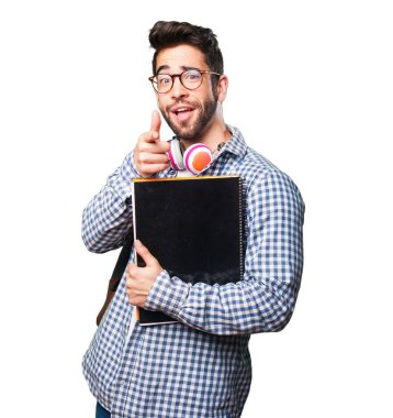 Beyaz arka plan üzerinde izole bir kitap öğrenci adam