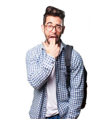 Beyaz arka plan üzerinde izole kusmuk jest yapan öğrenci erkek