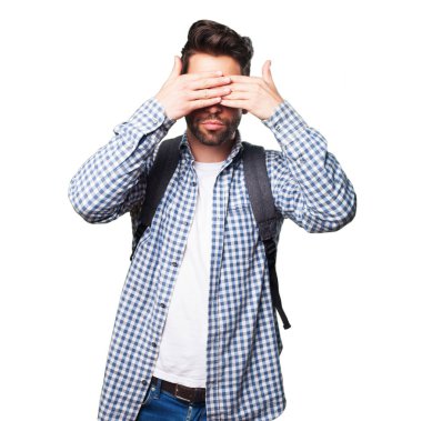 Gözleri beyaz arka plan üzerinde izole kapsayan öğrenci adam