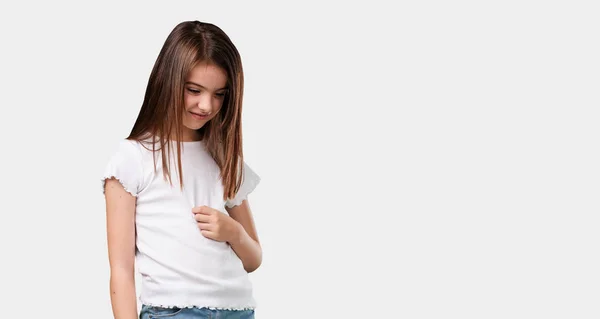 Tam Vücut Rahat Neşeli Küçük Kız Gülen Having Fun Kendinden — Stok fotoğraf