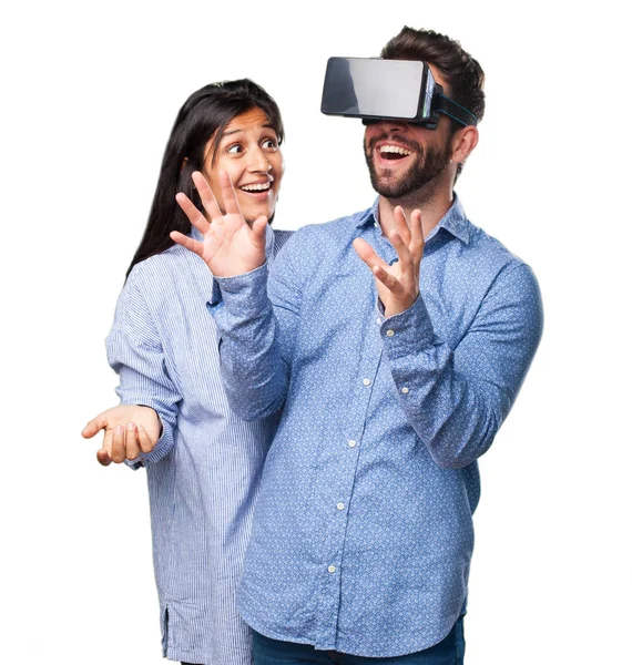 Pareja Joven Mirando Con Realidad Virtual — Foto de Stock