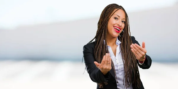 Portrait Young Black Business Woman Inviting Come Confident Smiling Making — Stock Photo, Image