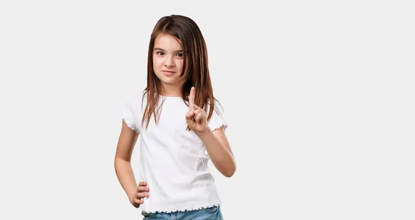 Πλήρης Σώμα Μικρό Κορίτσι Δείχνει Αριθμό Ένα Σύμβολο Της Καταμέτρησης — Φωτογραφία Αρχείου