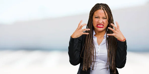 Retrato Uma Jovem Mulher Negócios Negra Muito Irritada Chateada Muito — Fotografia de Stock