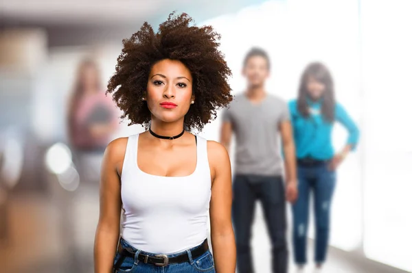 Young Black Woman Standing Blurred People Background — Stock Photo, Image
