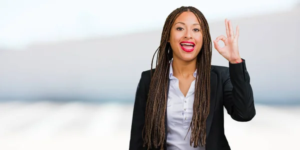 Portrait Young Black Business Woman Cheerful Confident Doing Gesture Excited — Stock Photo, Image