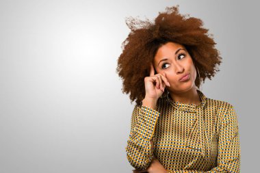 Afro kadın bir şüphe olması