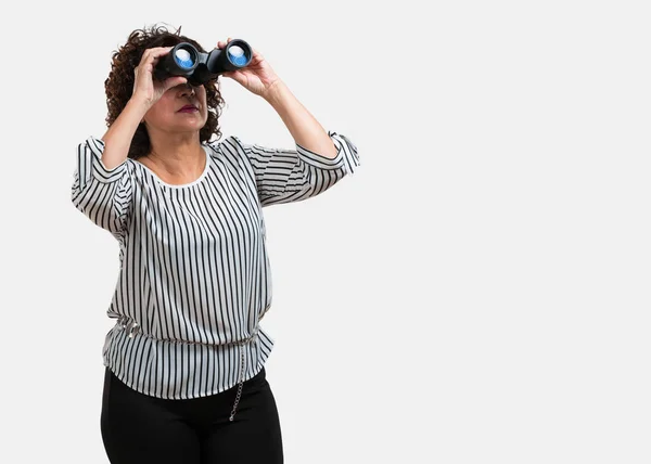 Middle Aged Woman Surprised Amazed Looking Binoculars Distance Something Interesting — Stock Photo, Image